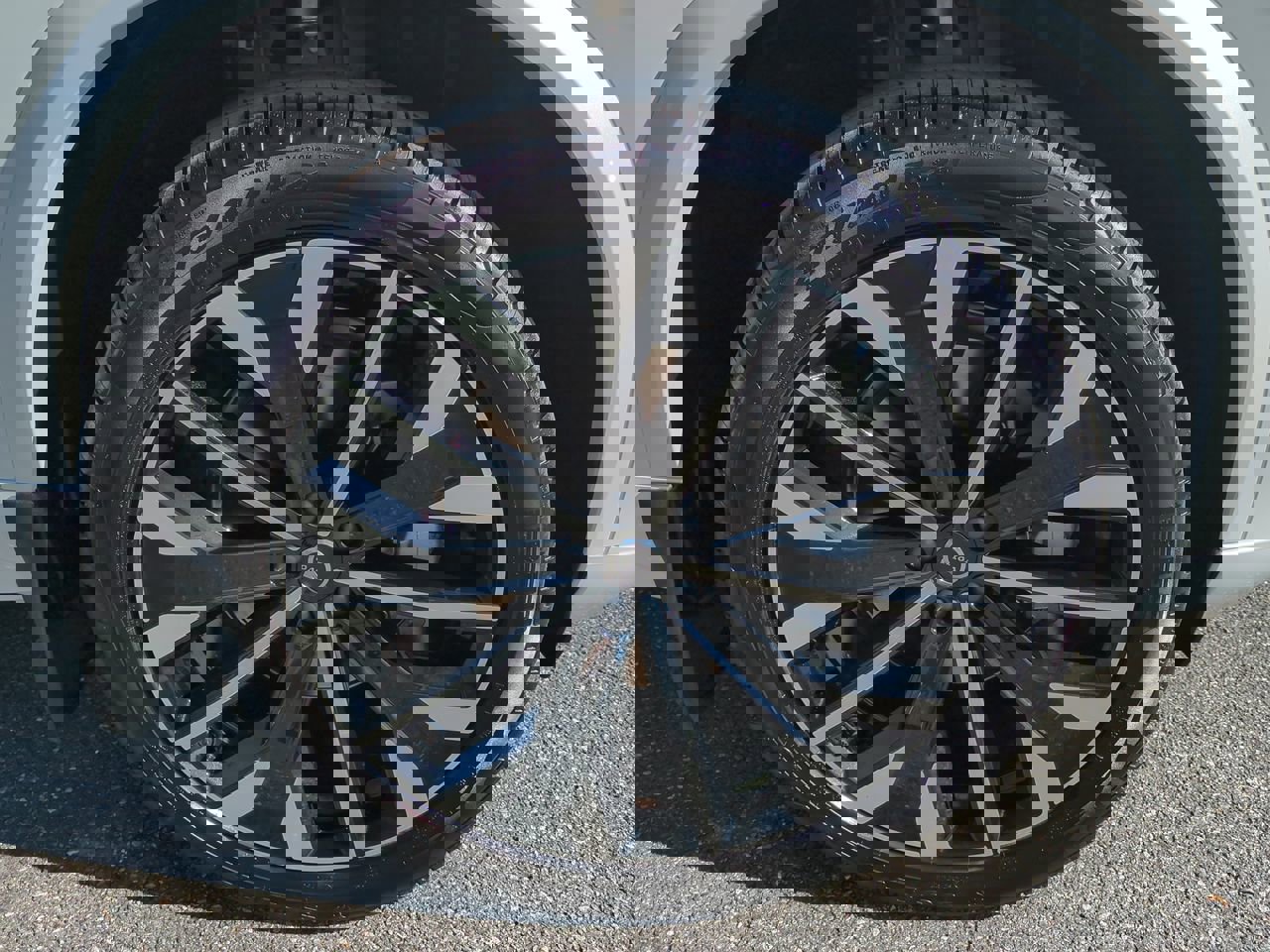 New 2026 Volvo XC90 B6 Plus w/ Protection Package Premier image 11