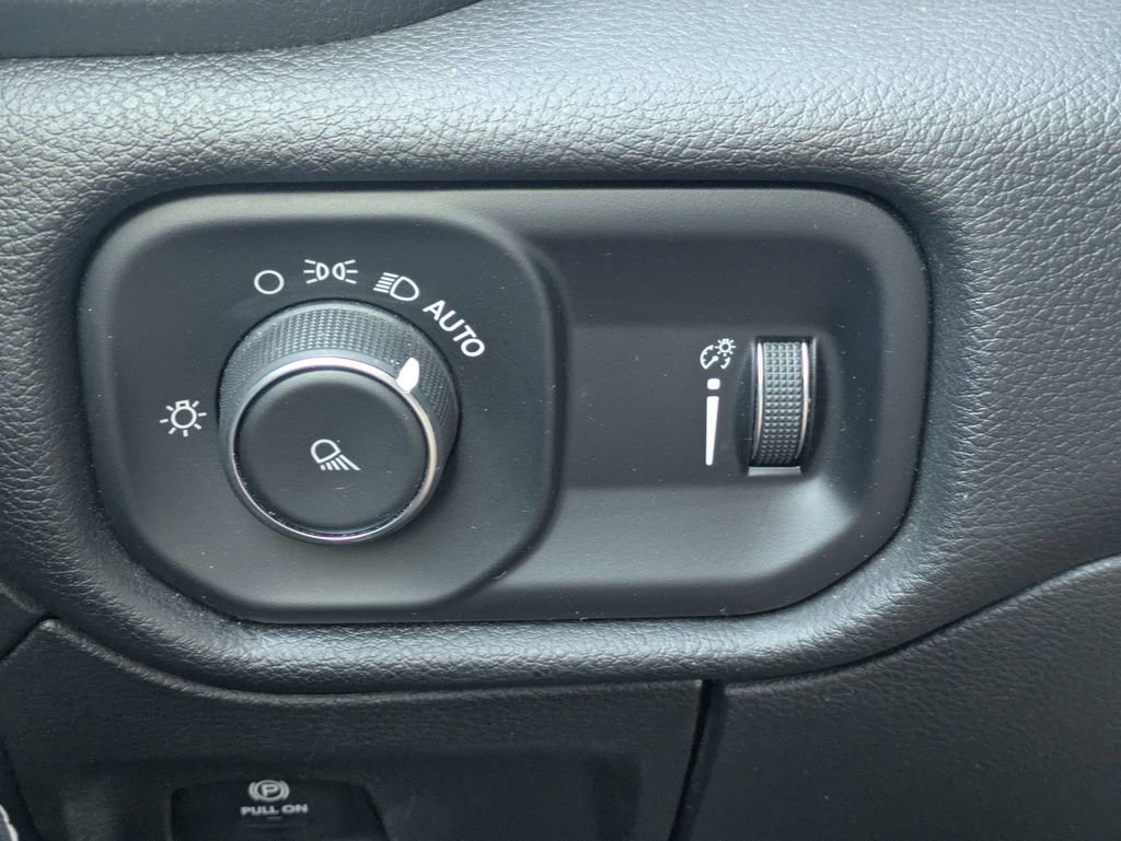 Used 2024 RAM 1500 Laramie image 25