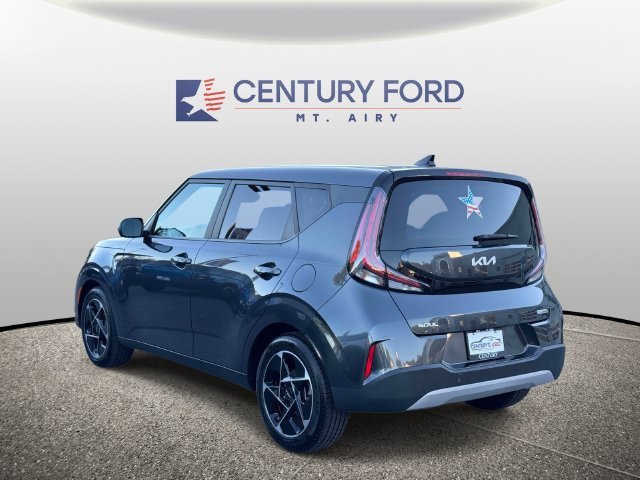 Used 2023 Kia Soul EX FWD image 4