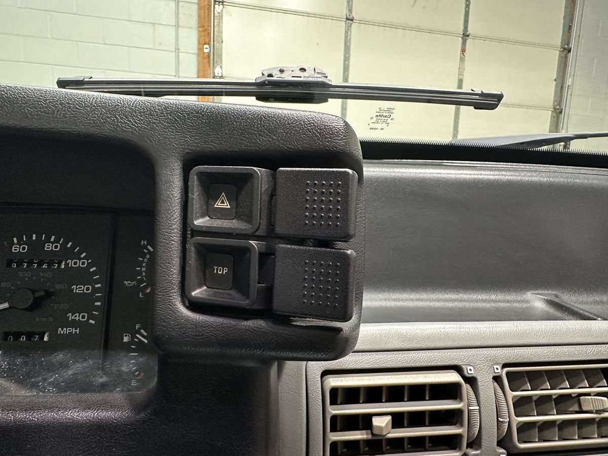 Used 1993 Ford Mustang LX RWD image 32