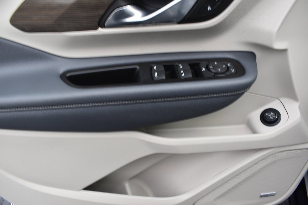 Certified 2022 GMC Terrain Denali w/ Denali Premium Package image 9