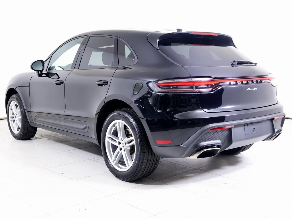 Used 2025 Porsche Macan image 3