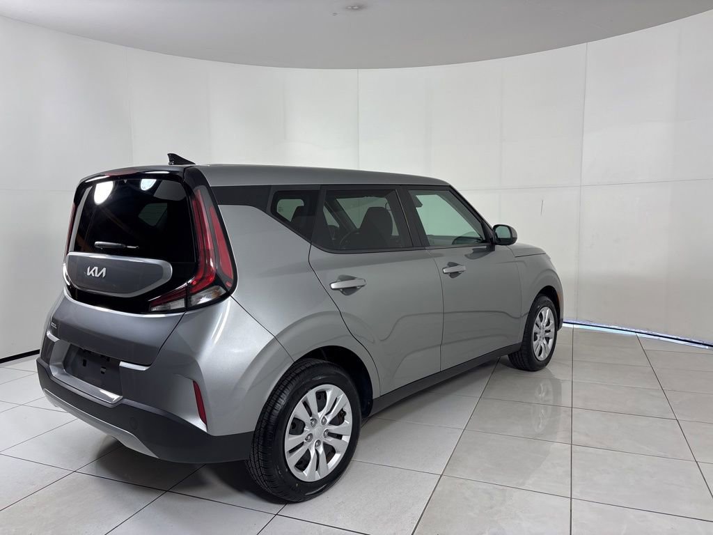 Used 2023 Kia Soul LX image 5