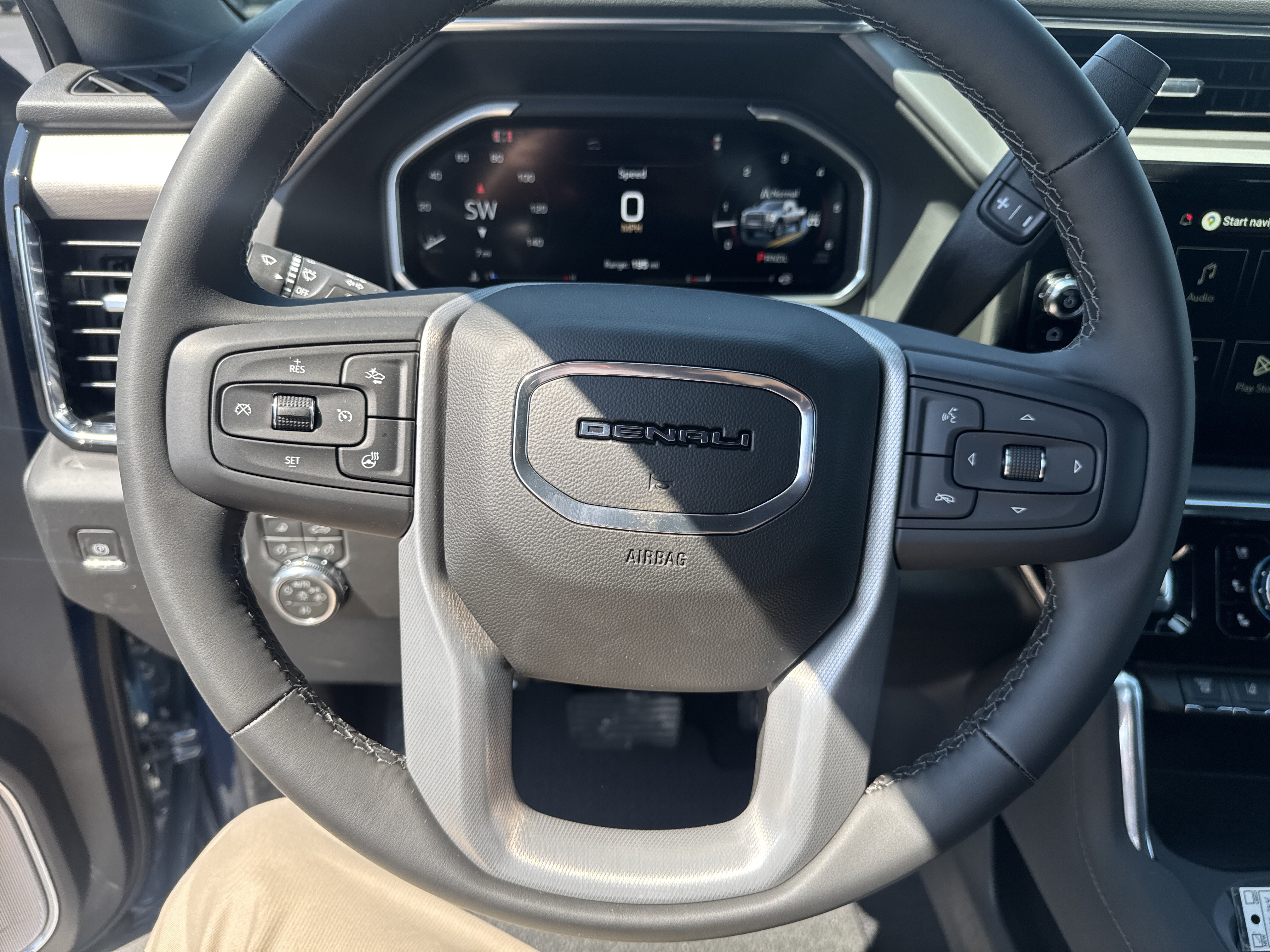 New 2026 GMC Sierra 2500 Denali w/ Denali Reserve Package AWD/4WD image 17