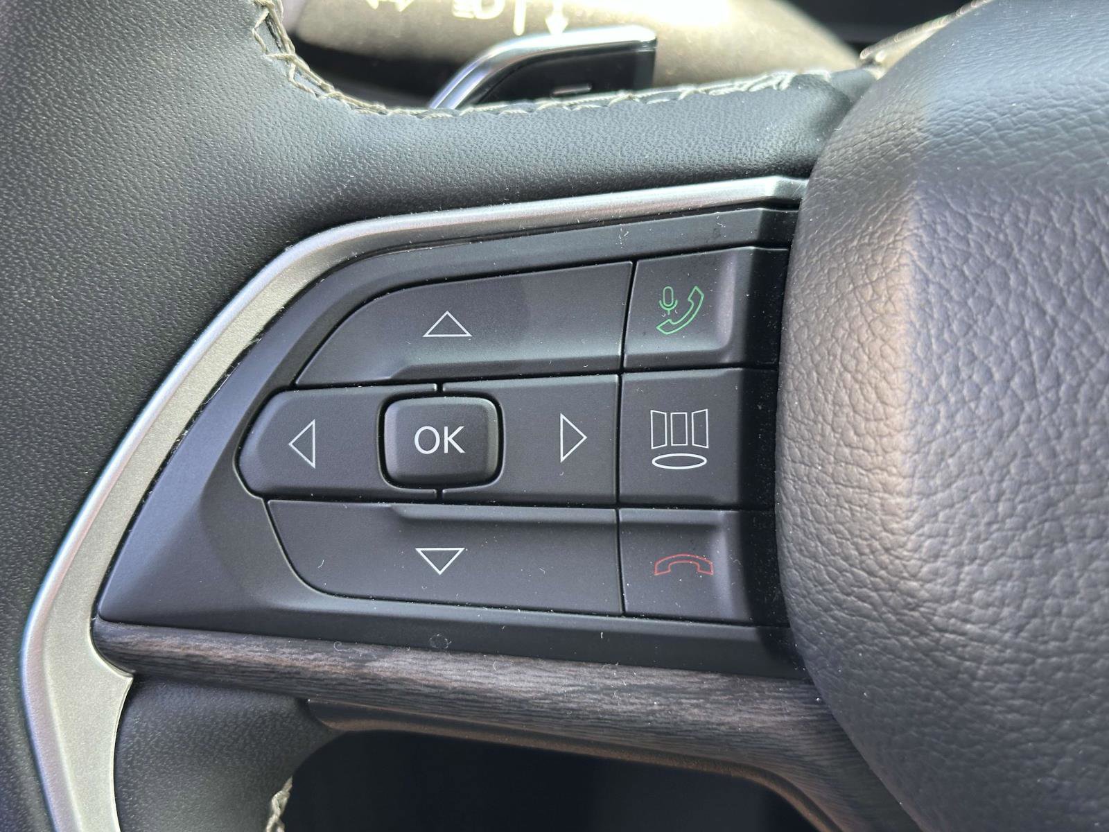 Used 2024 Jeep Grand Cherokee Limited 4xe image 23