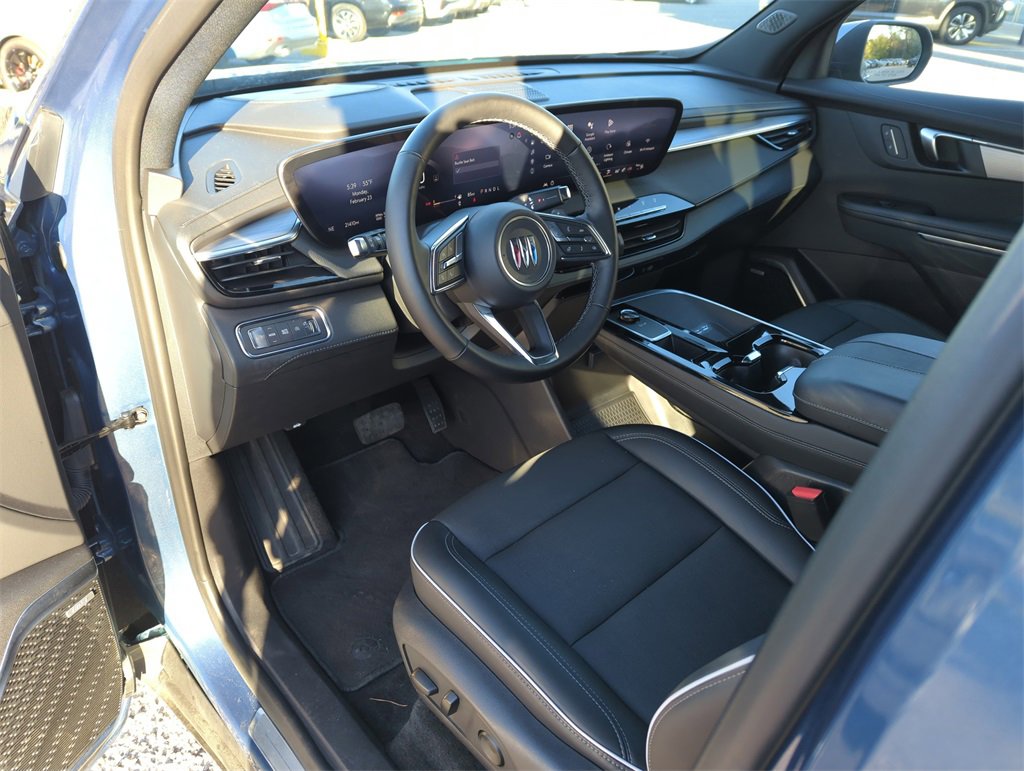 Used 2025 Buick Enclave Preferred image 9