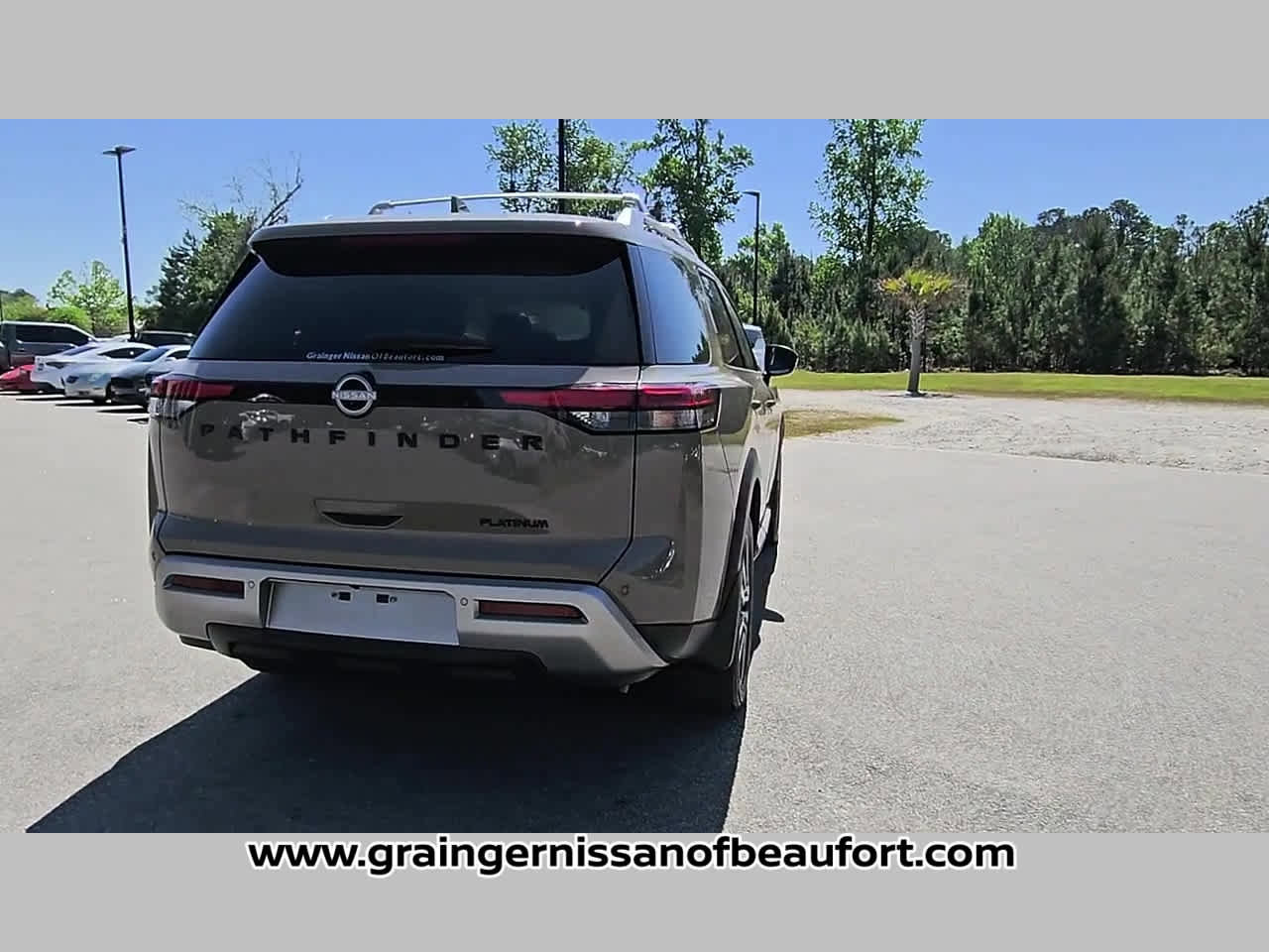 Used 2023 Nissan Pathfinder Platinum w/ Black Appearance Package image 27