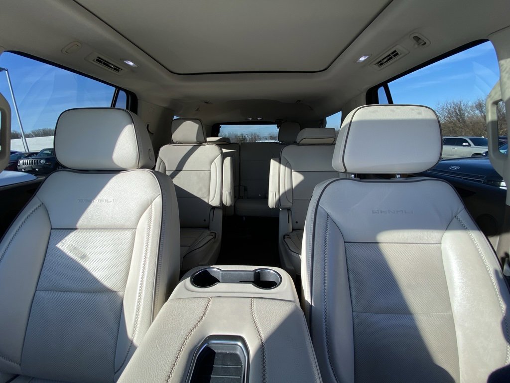 Used 2021 GMC Yukon Denali w/ Advanced Technology Package image 28