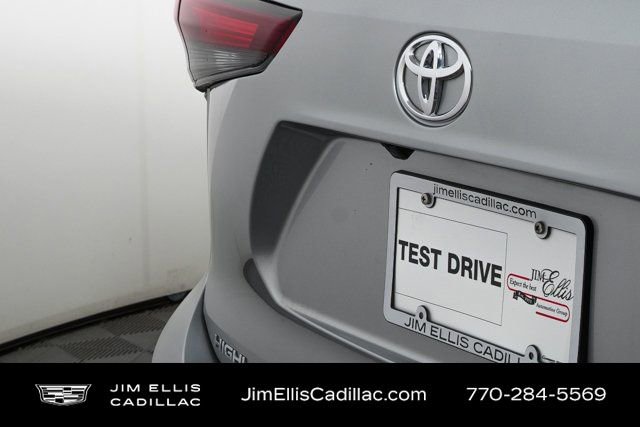 Used 2024 Toyota Highlander XLE image 35