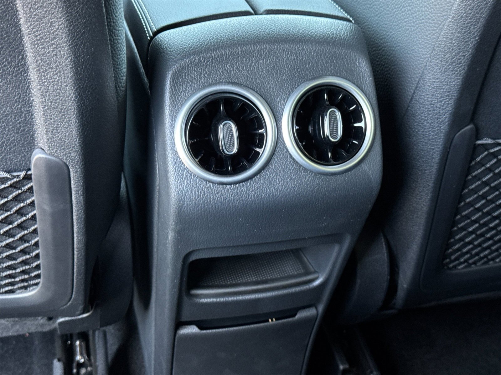 New 2025 Mercedes-Benz GLB 250 4MATIC image 13