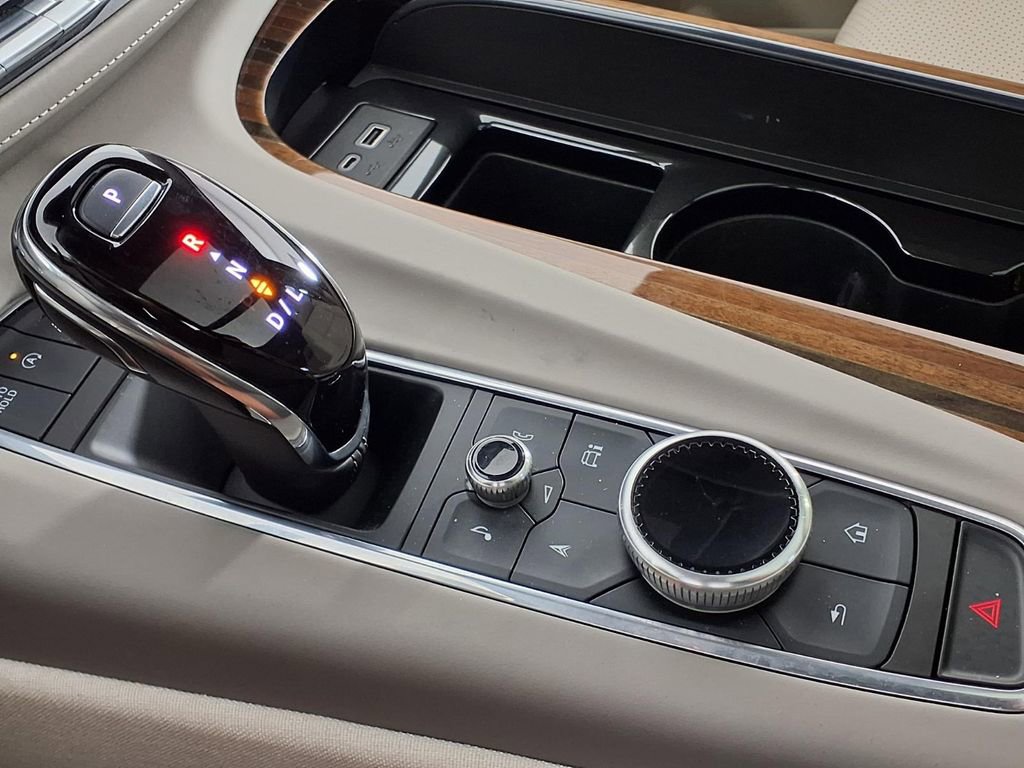 Used 2022 Cadillac Escalade Premium Luxury Platinum RWD image 24