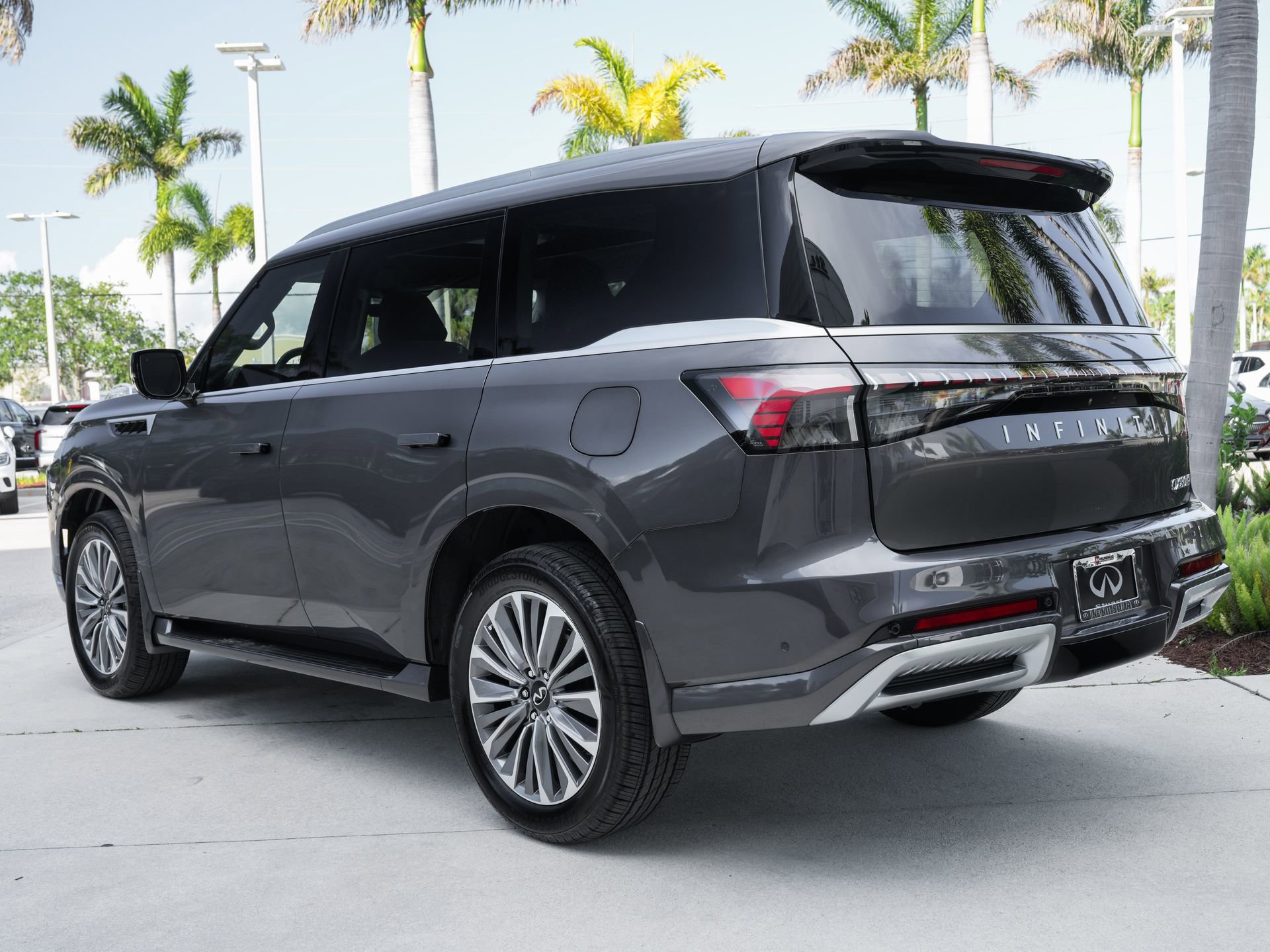 Certified 2026 INFINITI QX80 Luxe w/ Cargo Package AWD/4WD image 22