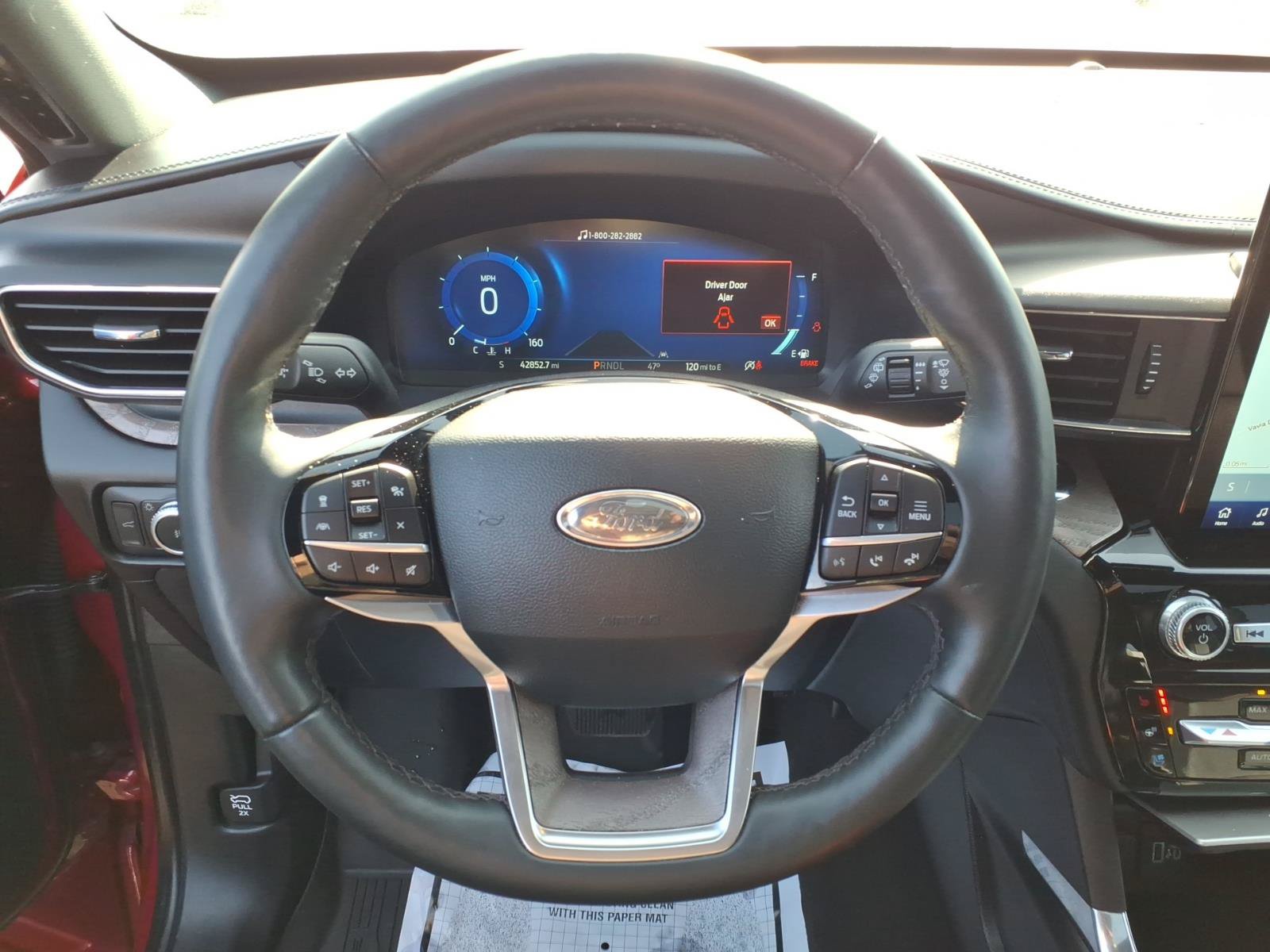 Used 2022 Ford Explorer Platinum w/ Equipment Group 601A AWD/4WD image 14
