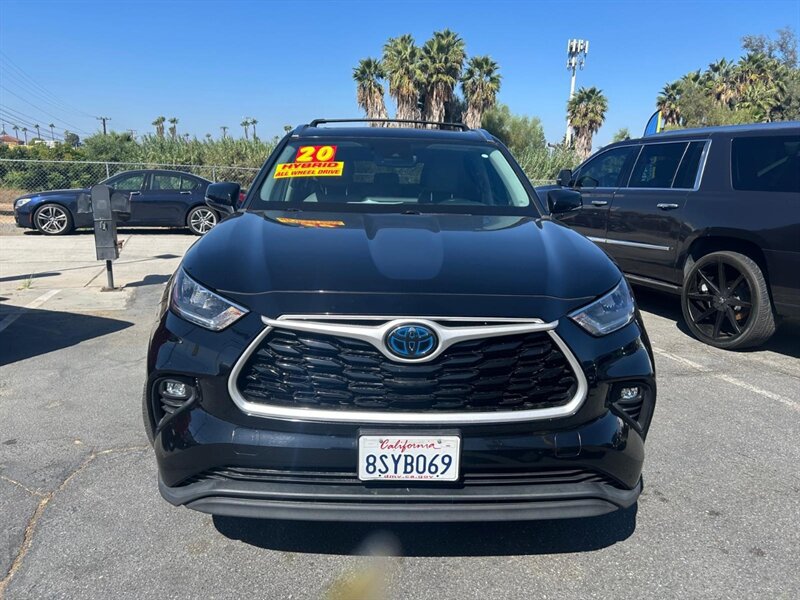 Used 2020 Toyota Highlander XLE AWD/4WD image 9