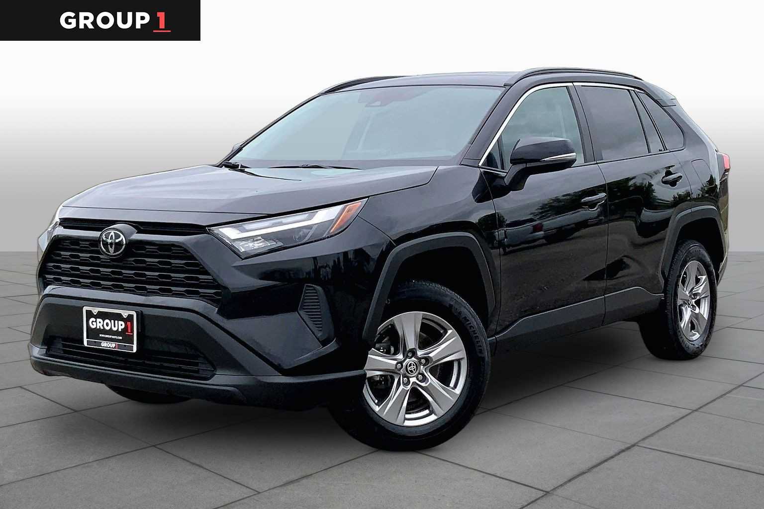 Used 2024 Toyota RAV4 XLE FWD image 1