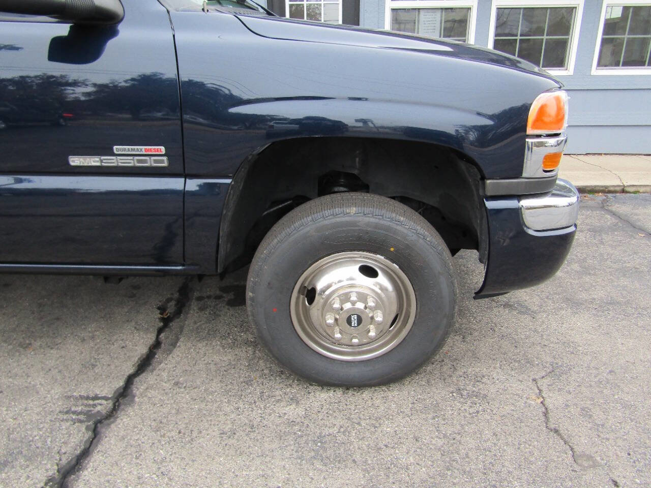 Used 2005 GMC Sierra 3500 SLT w/ Heavy-Duty Power Package image 8