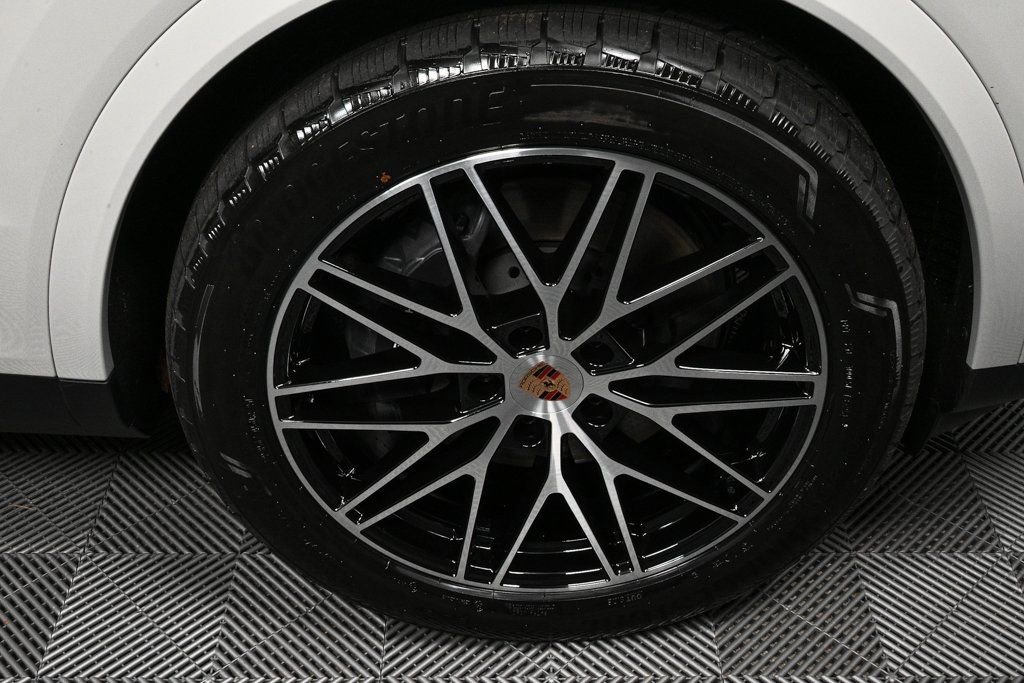New 2026 Porsche Cayenne image 44