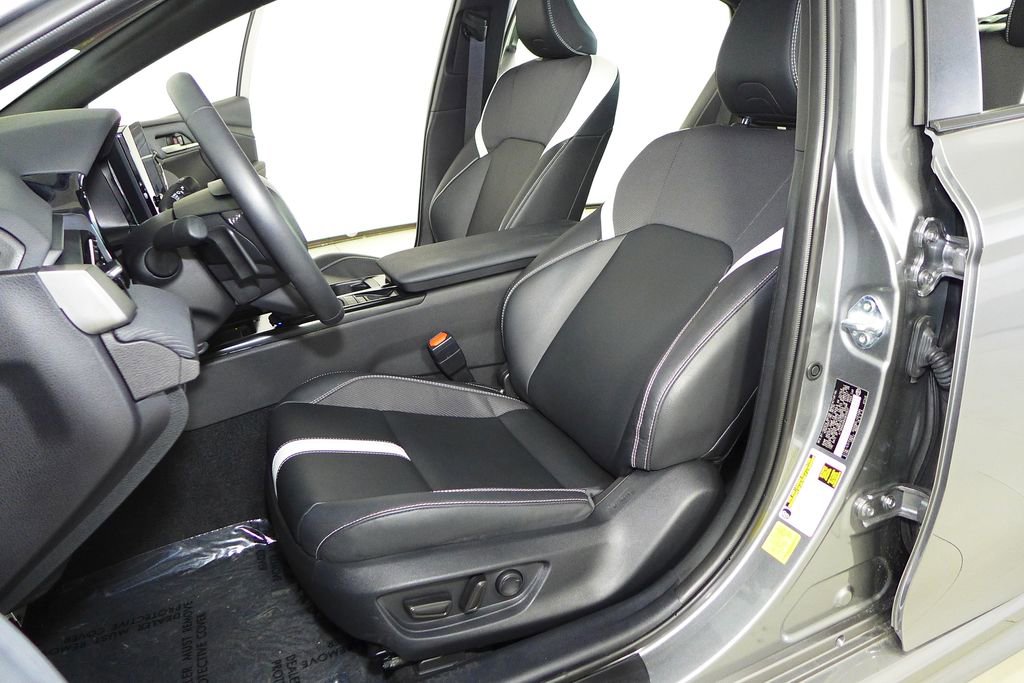 Used 2025 Toyota Camry SE w/ Convenience Package image 21