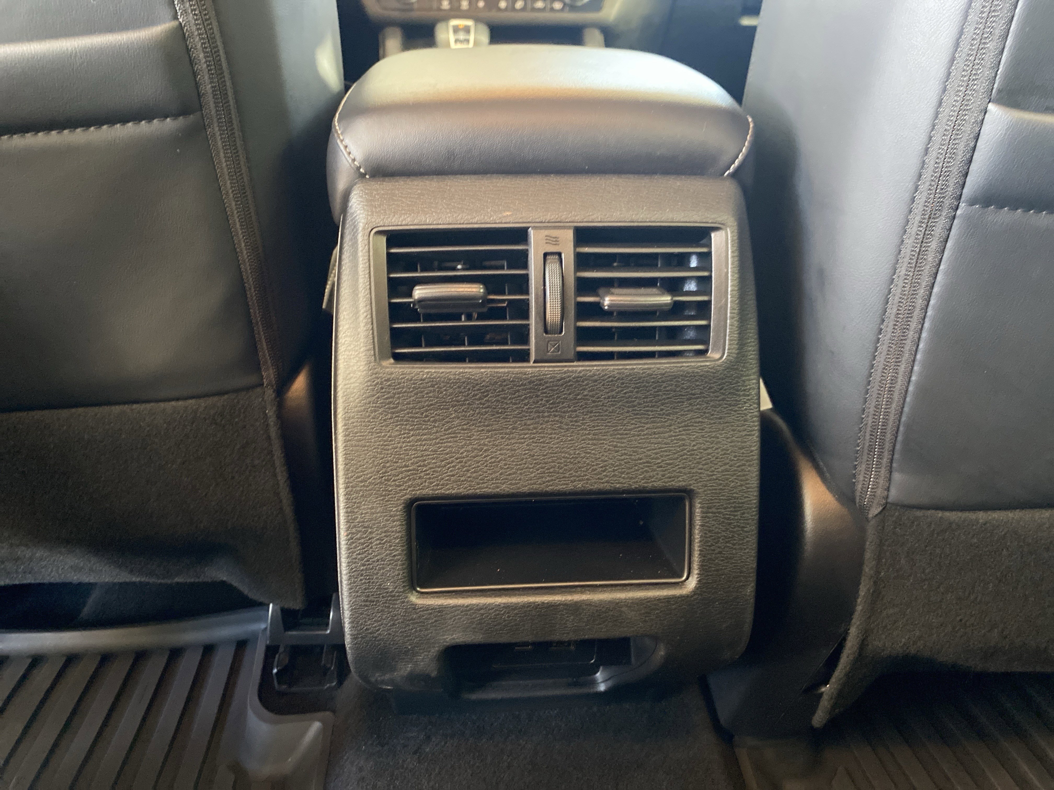 Used 2023 Mitsubishi Outlander SE image 25