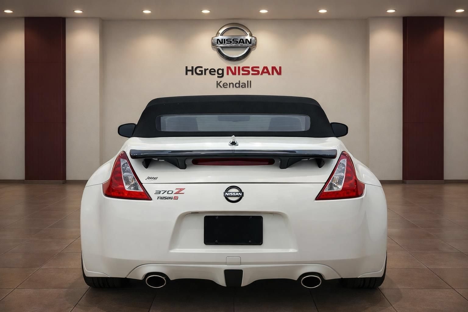 Used 2016 Nissan 370Z Touring RWD image 6