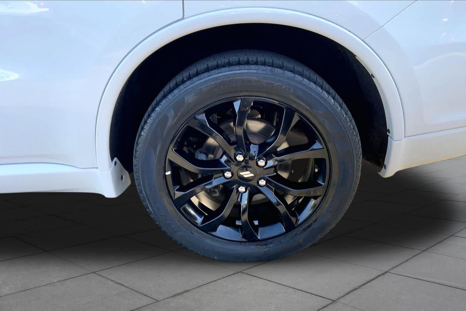 Used 2020 Dodge Durango GT w/ Blacktop Package AWD/4WD image 9