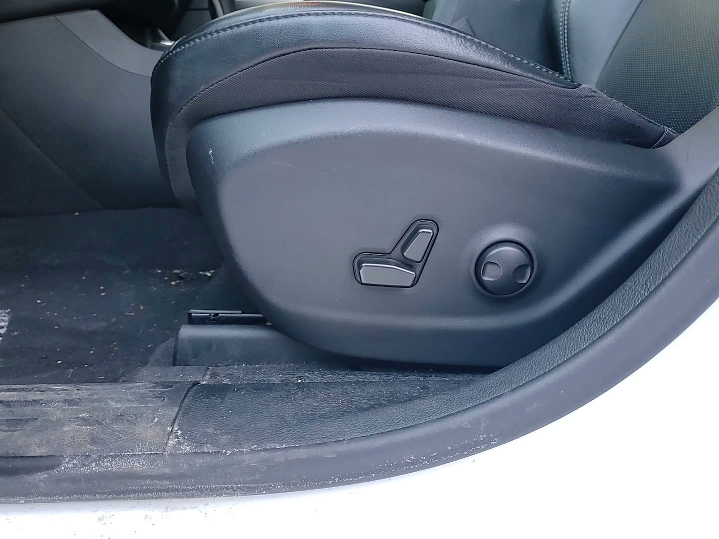 Used 2022 Jeep Cherokee Limited AWD/4WD image 19