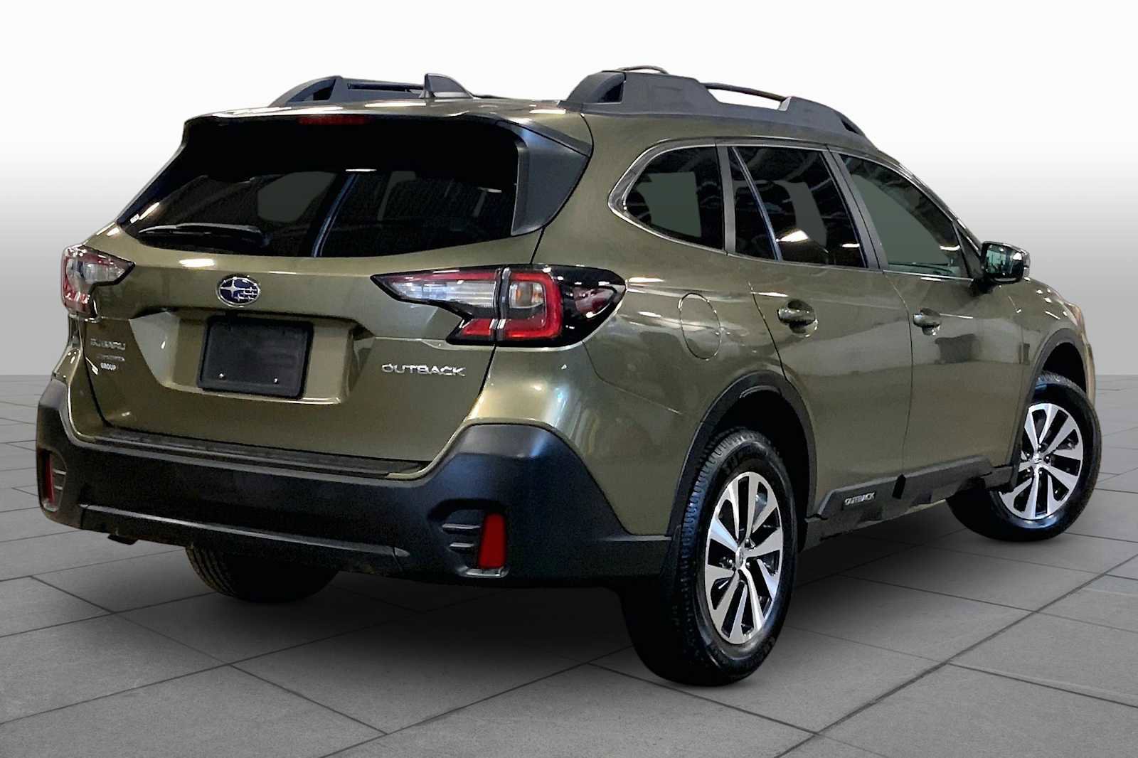 Used 2021 Subaru Outback Premium image 13