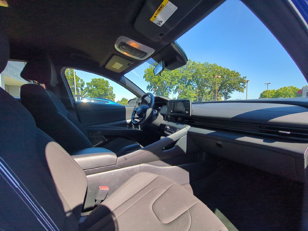Used 2026 Hyundai Elantra Sport FWD image 31