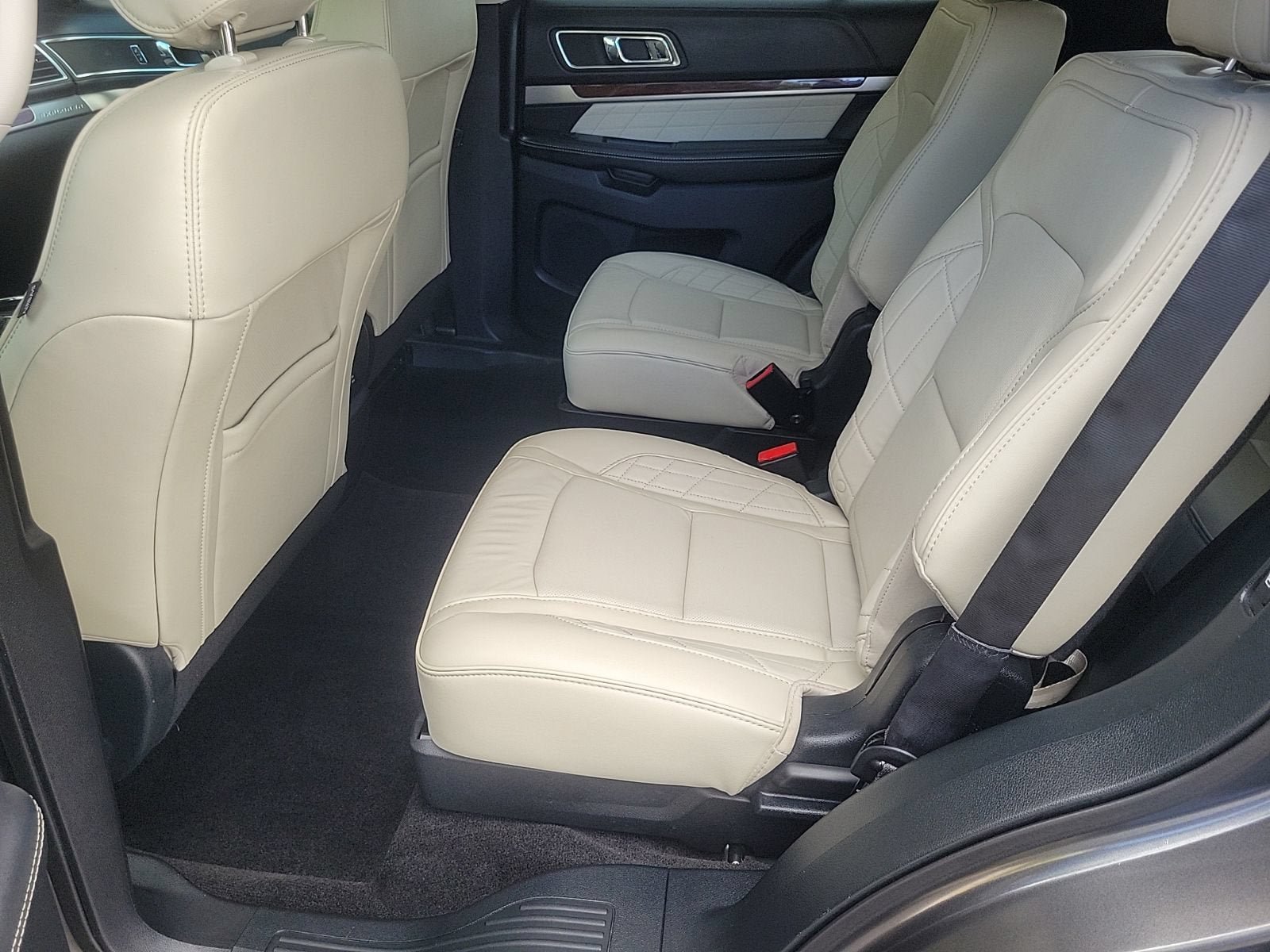 Used 2018 Ford Explorer Platinum AWD/4WD image 14