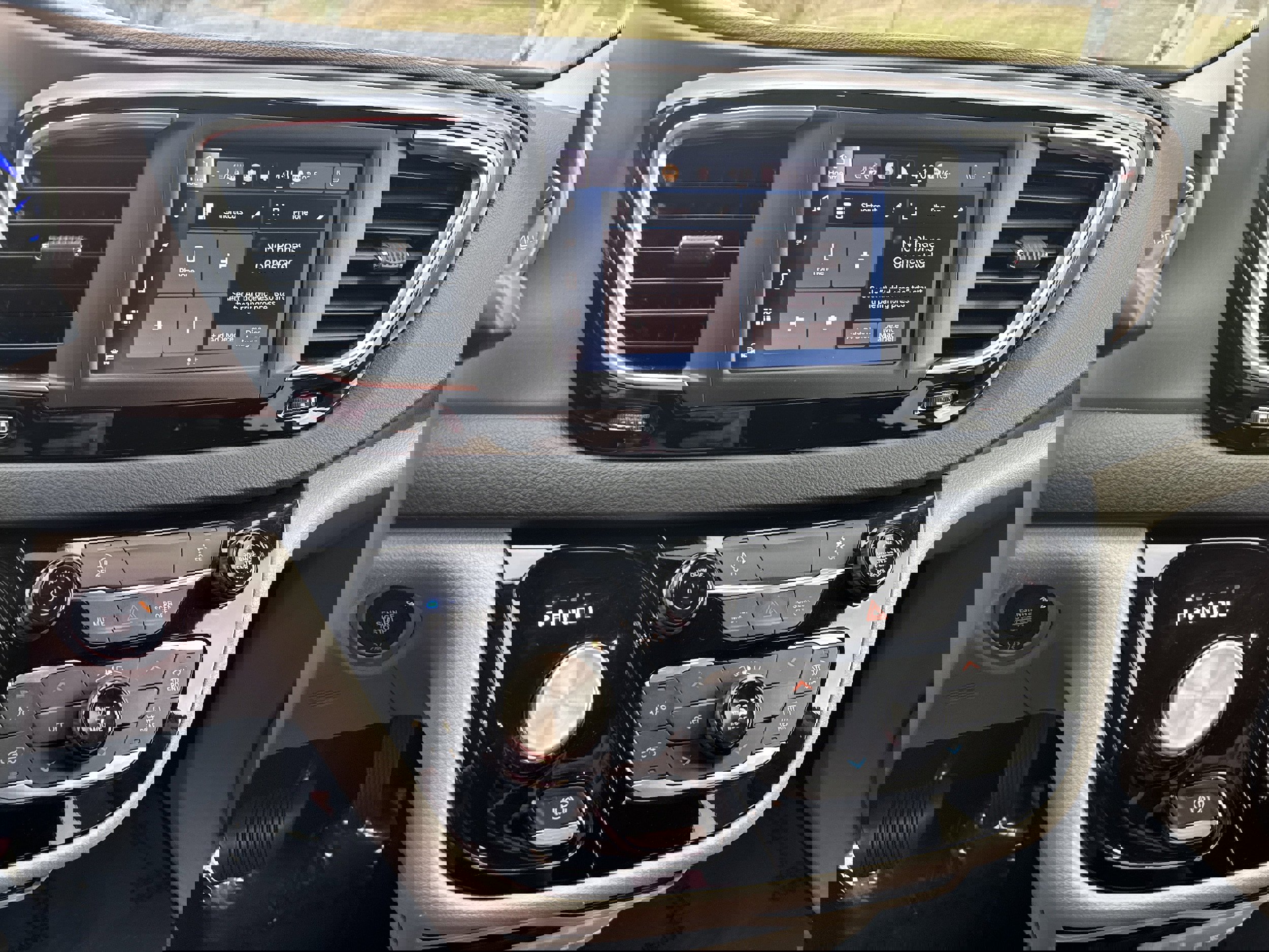 Used 2023 Chrysler Voyager LX FWD image 17