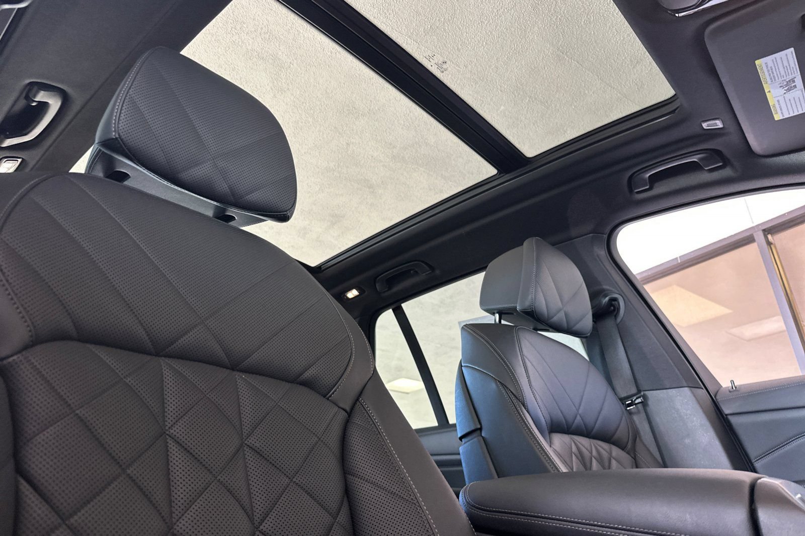 Used 2023 BMW X5 M50i w/ Climate Comfort Package AWD/4WD image 14