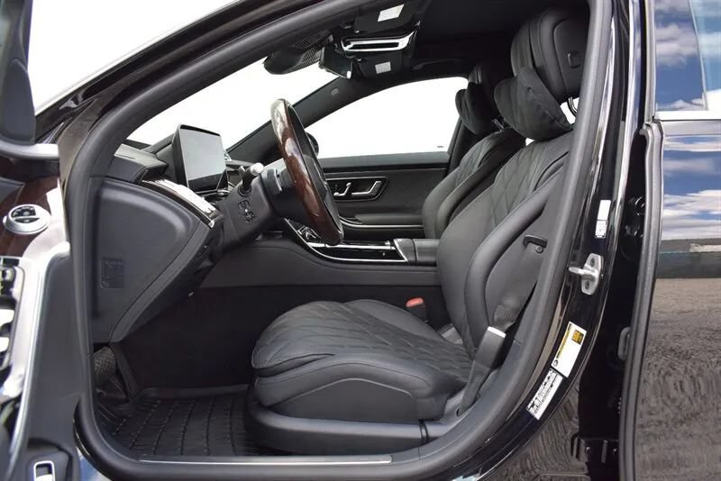 Used 2024 Mercedes-Benz S 500 4MATIC image 11