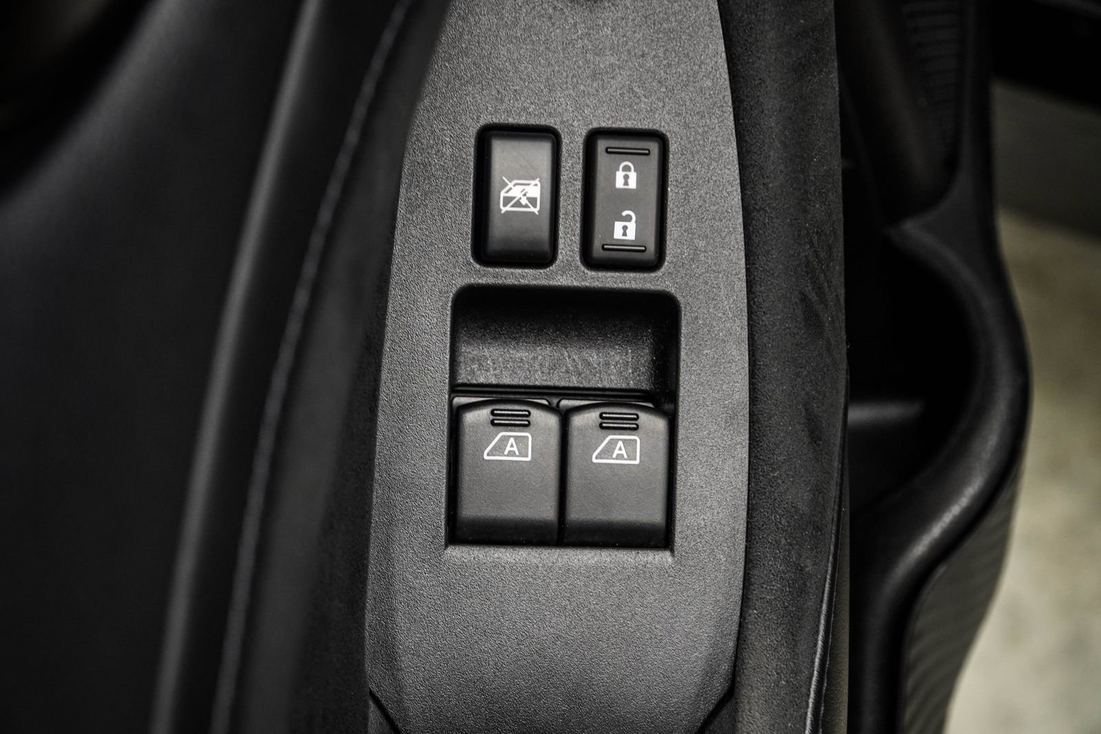 Used 2024 Nissan Z Performance w/ Floor Mat Package RWD image 40