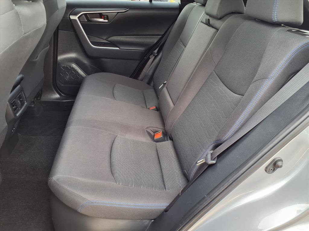 Used 2022 Toyota RAV4 SE w/ Convenience Package image 25