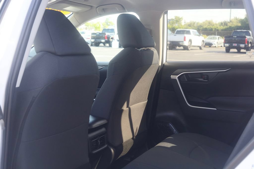 Used 2023 Toyota RAV4 LE AWD/4WD image 27