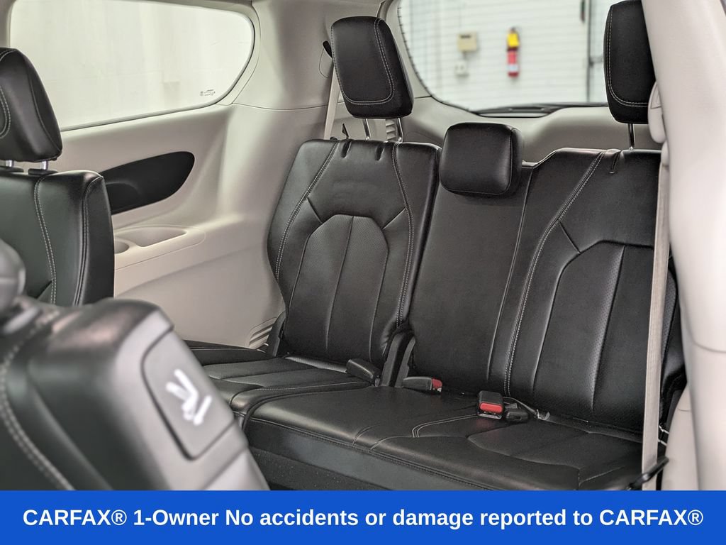 Used 2024 Chrysler Pacifica Touring-L FWD image 13