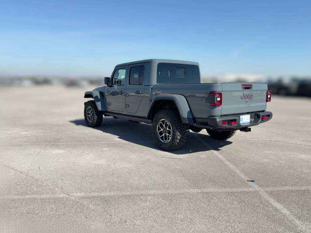 New 2025 Jeep Gladiator Rubicon image 8