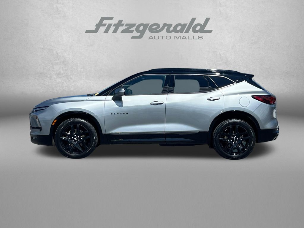 Used 2023 Chevrolet Blazer RS w/ Driver Confidence II Package image 4