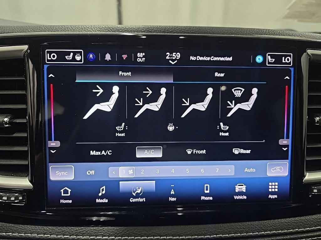 Used 2024 Chrysler Pacifica Limited FWD image 35