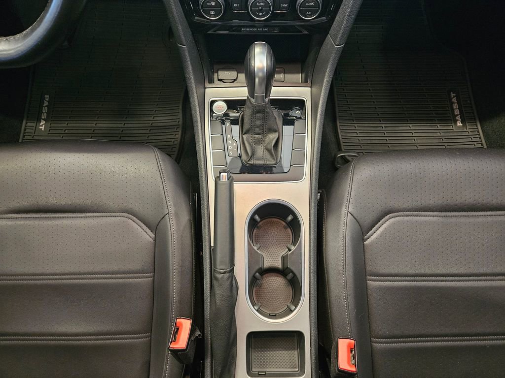 Used 2020 Volkswagen Passat 2.0T SE image 19