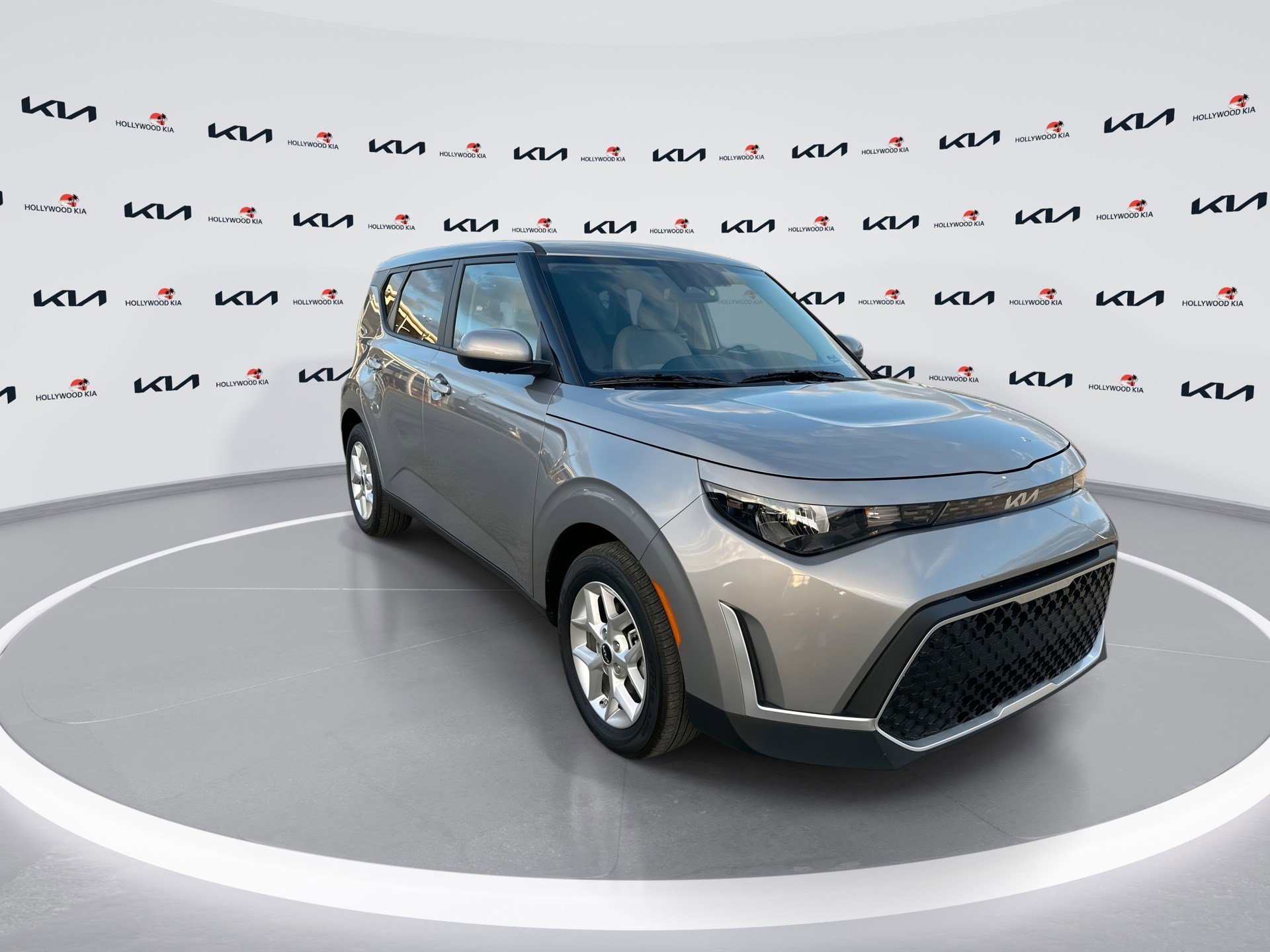 Certified 2025 Kia Soul LX FWD image 2