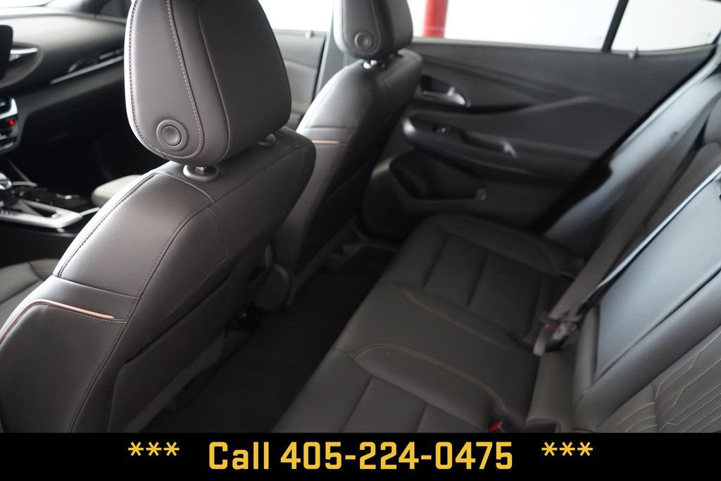 Used 2025 Buick Envista Avenir FWD image 30