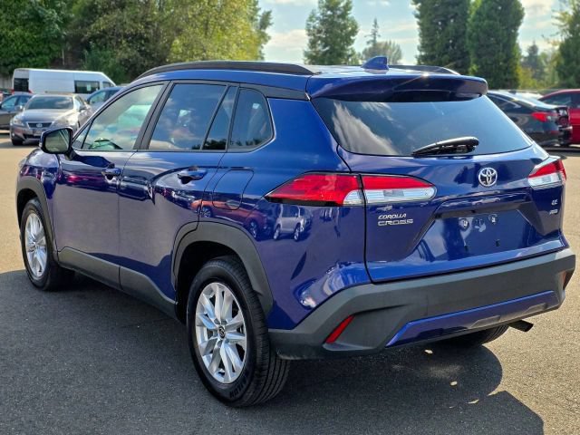 Used 2022 Toyota Corolla Cross LE AWD/4WD image 5