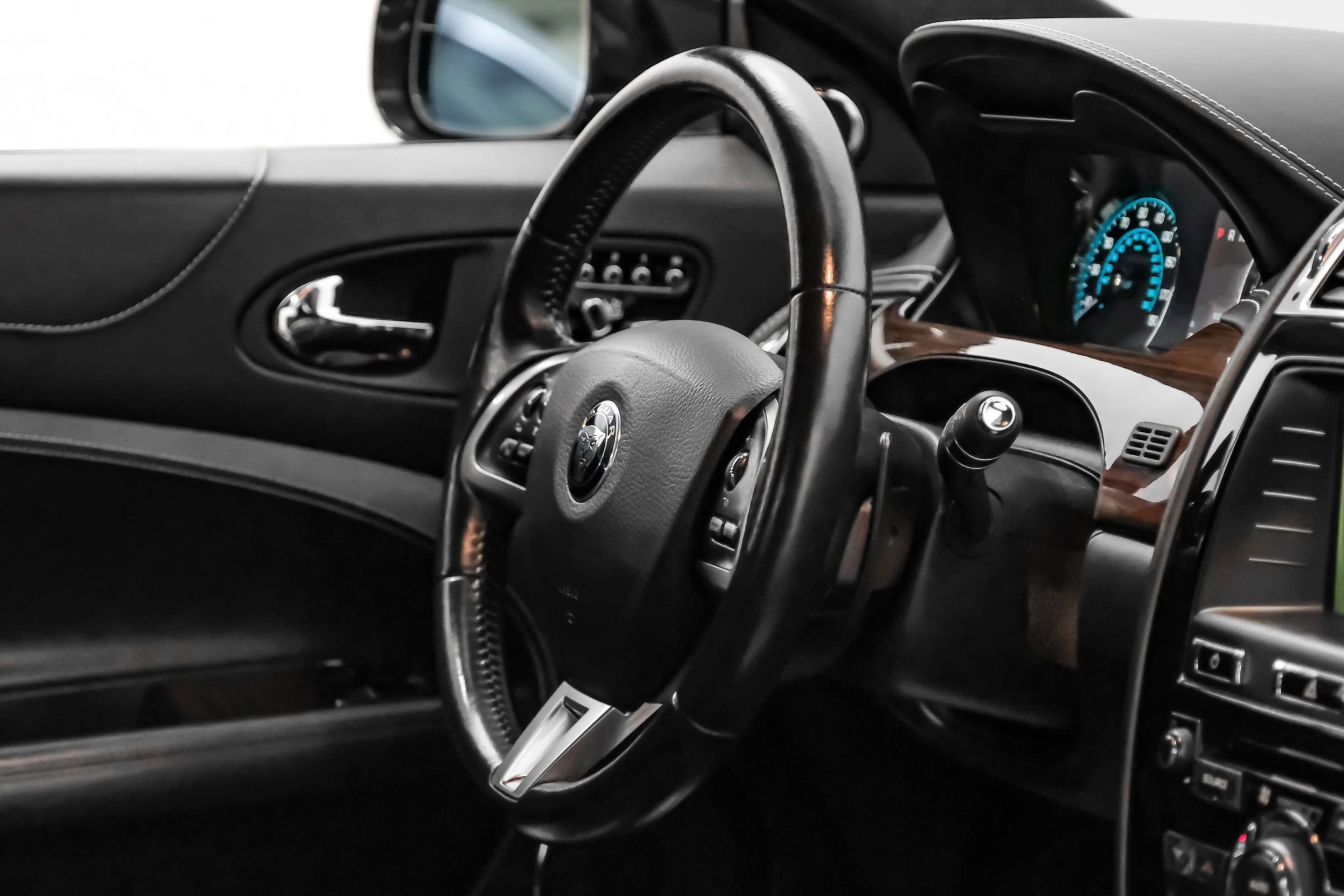 Used 2014 Jaguar XK Coupe RWD image 9