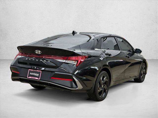 New 2026 Hyundai Elantra SEL Sport FWD image 2