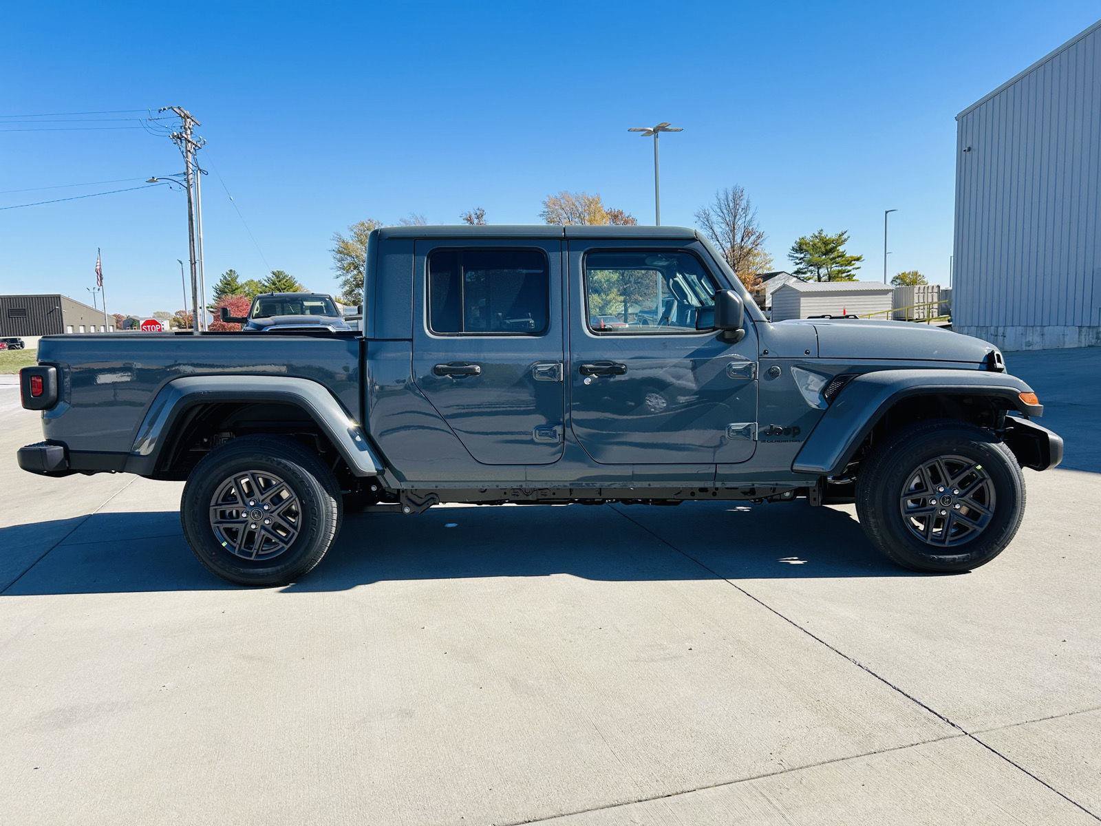 New 2026 Jeep Gladiator Sport AWD/4WD image 37