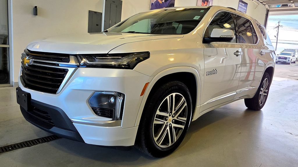Used 2023 Chevrolet Traverse High Country AWD/4WD image 4