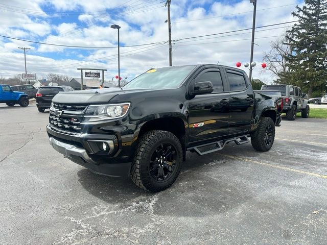 Used 2022 Chevrolet Colorado Z71 w/ Z71 Midnight Edition image 3