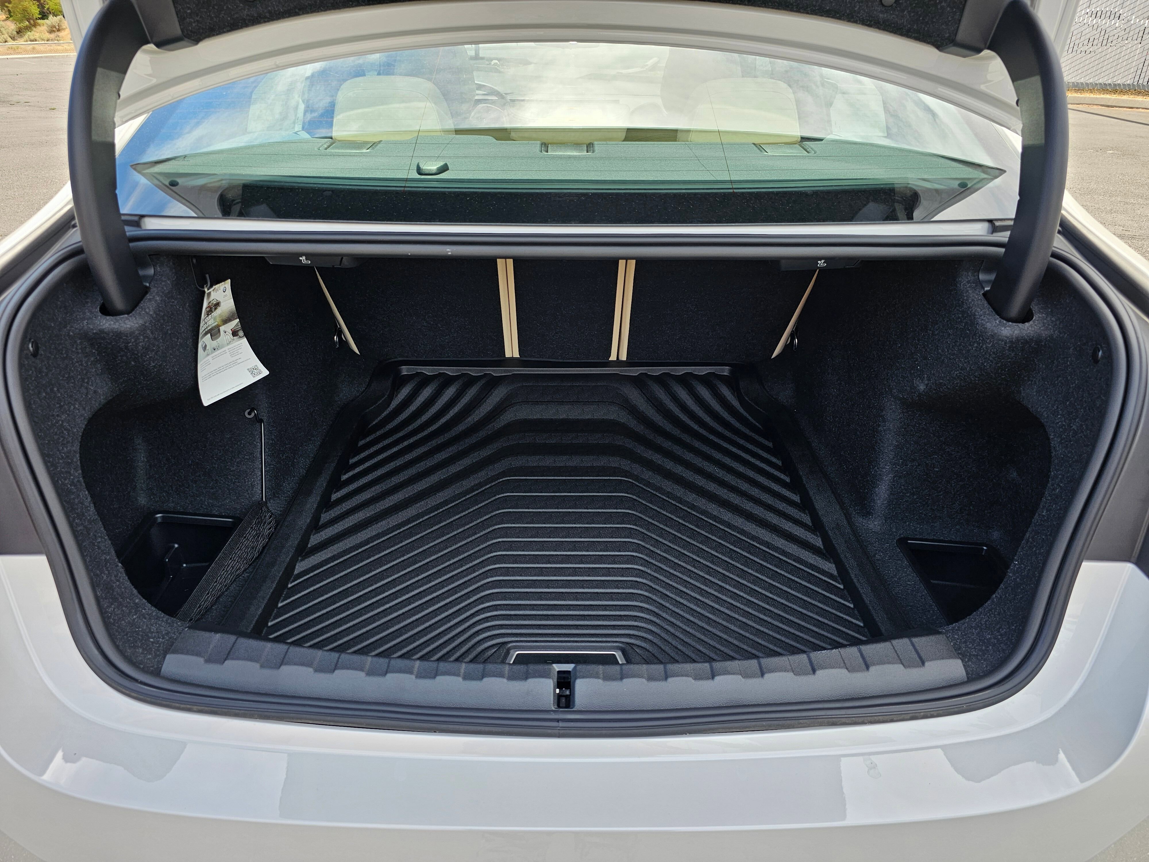 New 2025 BMW 330i xDrive Sedan w/ Premium Package image 29