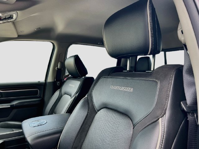 Used 2022 RAM 1500 Laramie AWD/4WD image 9